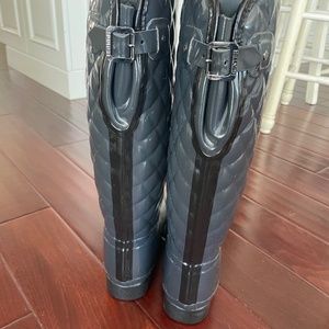 Hunter Rain Boot Size 8 quilted slim fit